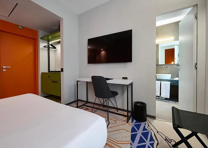 Mytale Creative Academy Rom