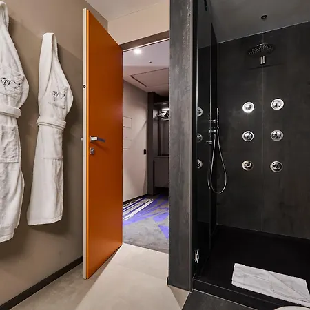 Hotel Mytale Creative Academy 4*