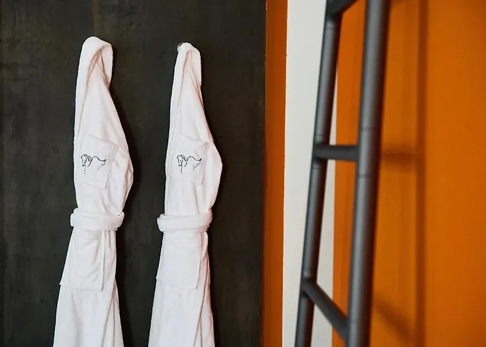 Mytale Creative Academy 4*